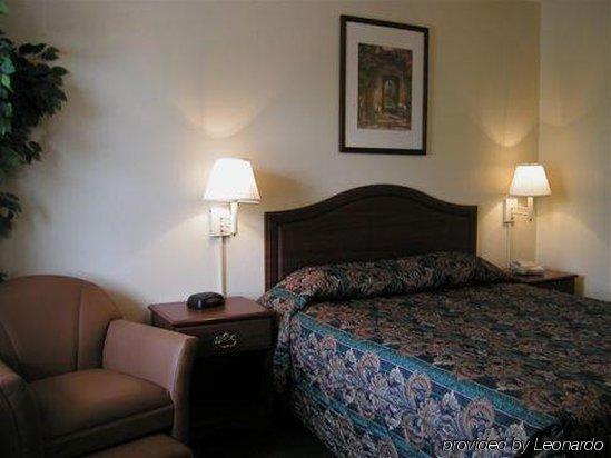 Intown Suites Extended Stay Charlotte Nc -East Independence Szoba fotó